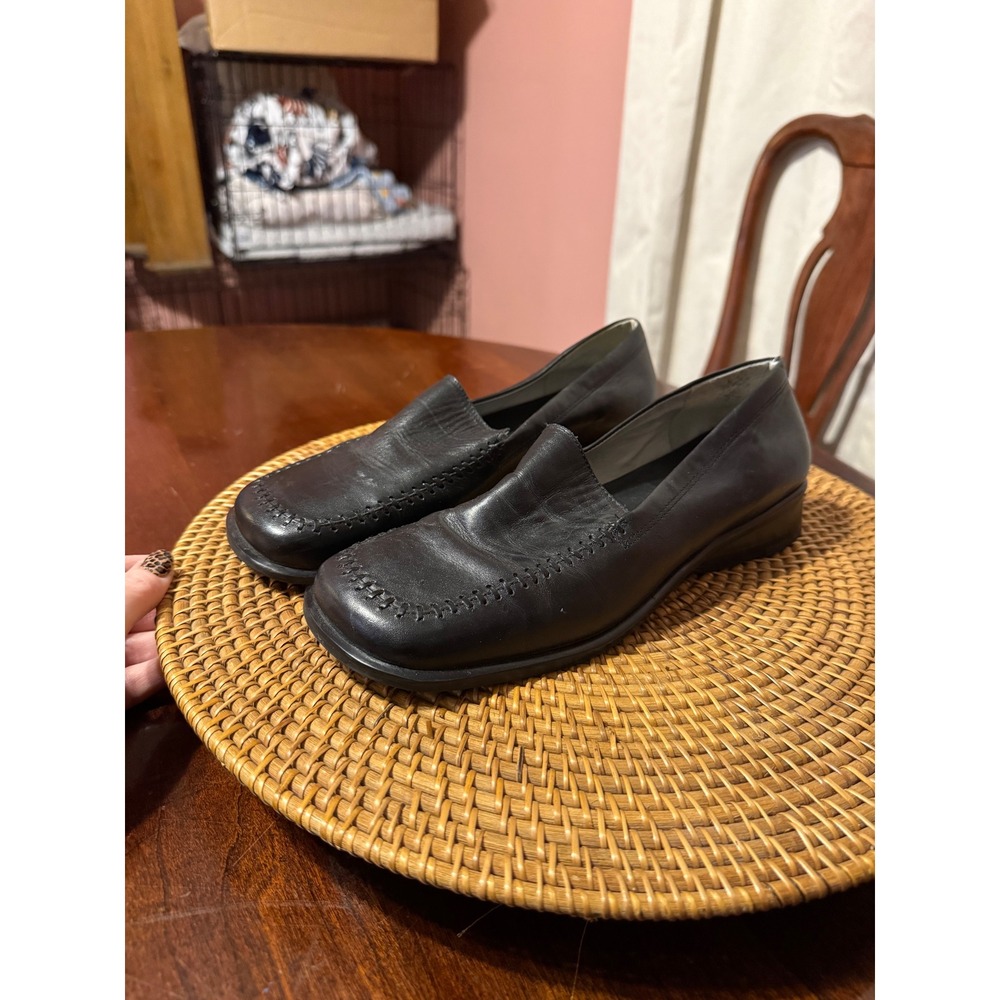 Relativity Womens Black Leather Square Toe Whipstitch Slip On Loafers Size 8.